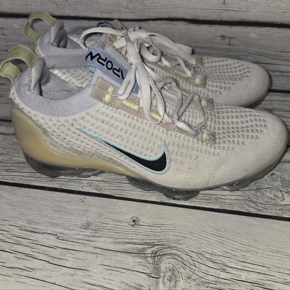 Nike Vapormax 2021 FK Youth Size DQ7758-100 Youth Sz 4Y Womens 5.5